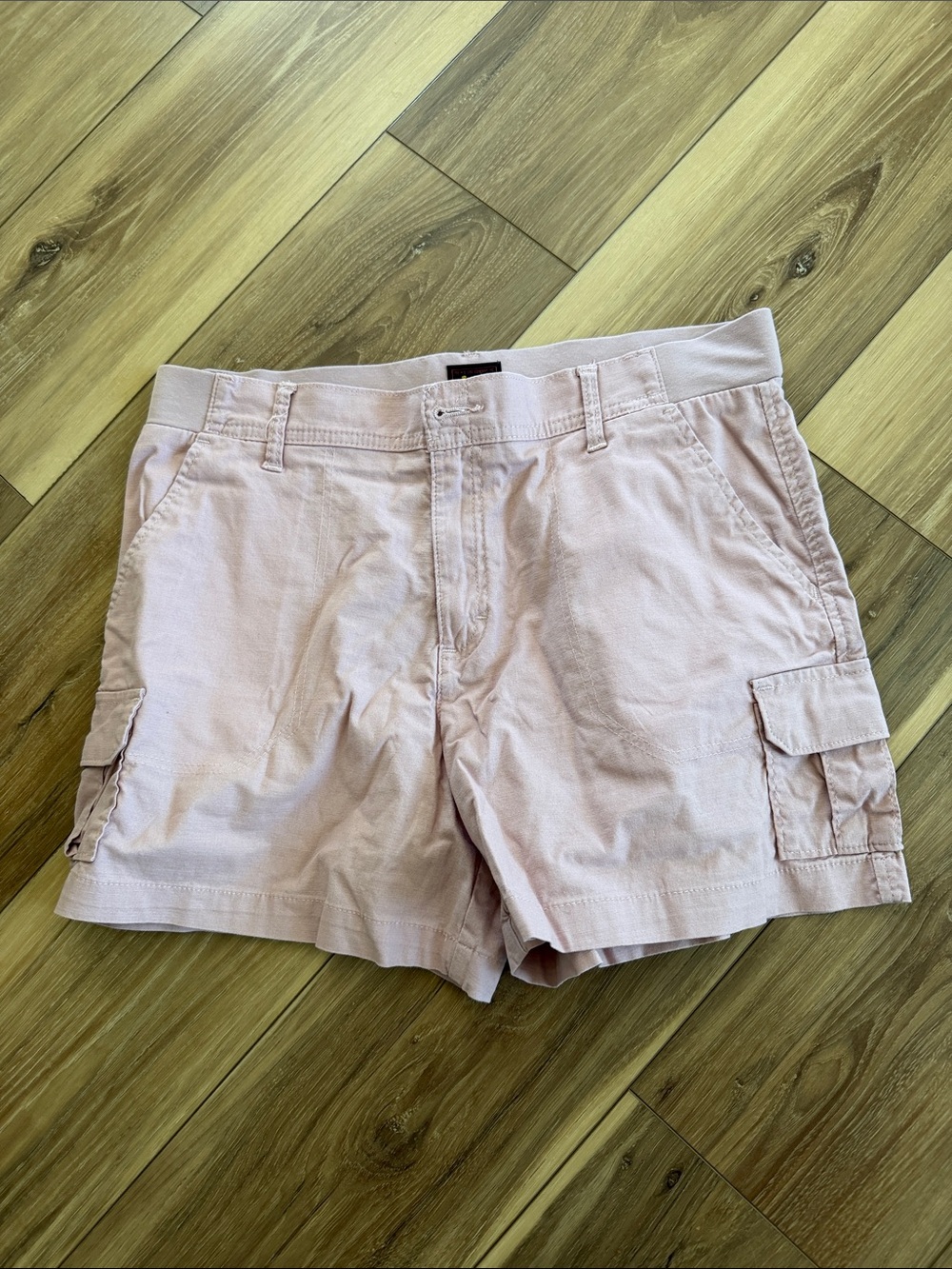 Lee Women's Light Pink Cargo Shorts